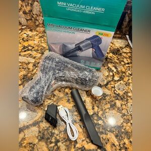 Mini Vacuum Cleaner with Accessories